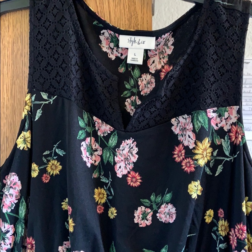 Dress - Picture 2 of 4